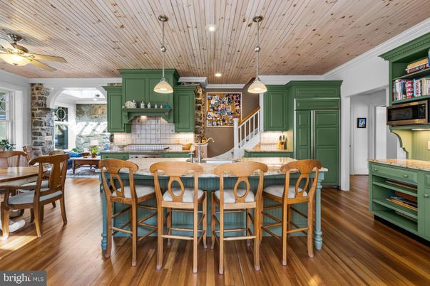 Dining room, Interior, Kitchen, Pendant Lights, Recessed Lighting, Wooden Ceilings, Wood Texture Flooring