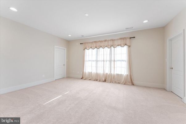 Empty room, Interior, Recessed Lighting