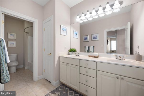 Bathroom, Dual Sink Vanities, Interior