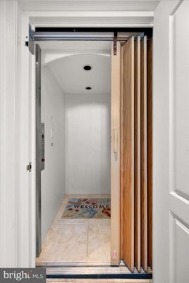 Elevator, Interior