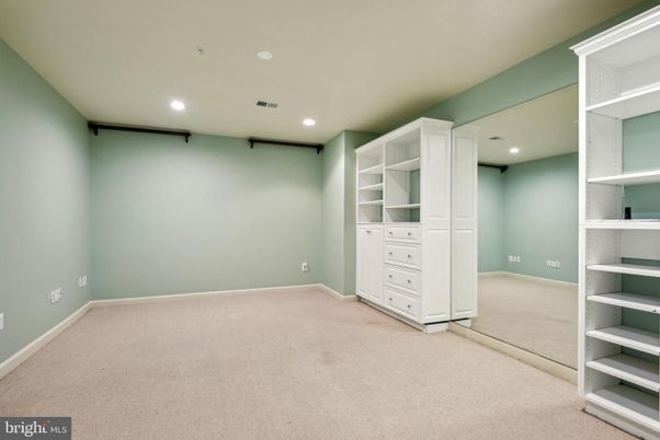 Empty room, Interior, Recessed Lighting, Walk-in Closets