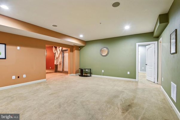 Empty room, Interior, Recessed Lighting