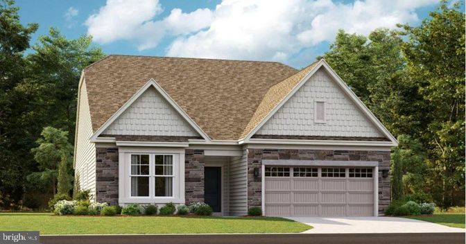 Attached, Exterior, Facade, Brick Traditional