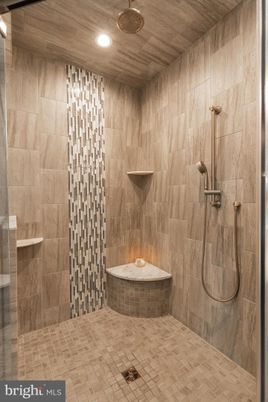 Bathroom, Interior, Recessed Lighting, Wooden Ceilings