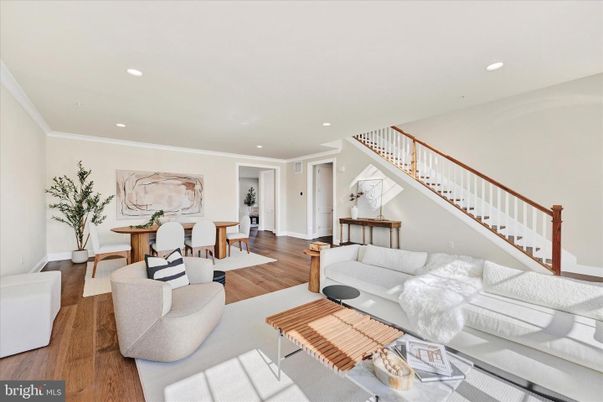 Dining room, Interior, Living room, Recessed Lighting, Wood Texture Flooring