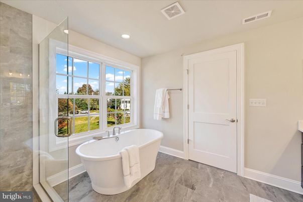 Bathroom, Free Standing Baths, Glass Shower, Interior, Pendant Lights, Recessed Lighting