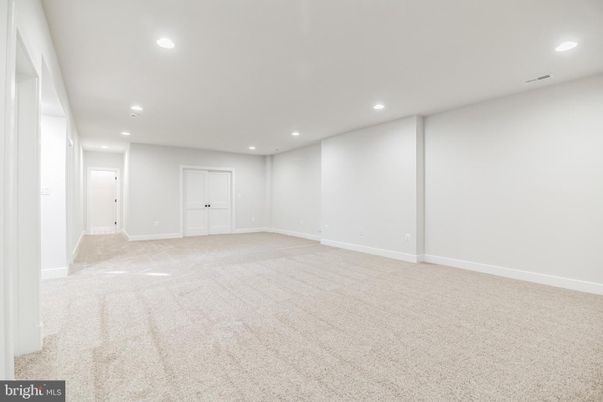 Empty room, Interior, Recessed Lighting