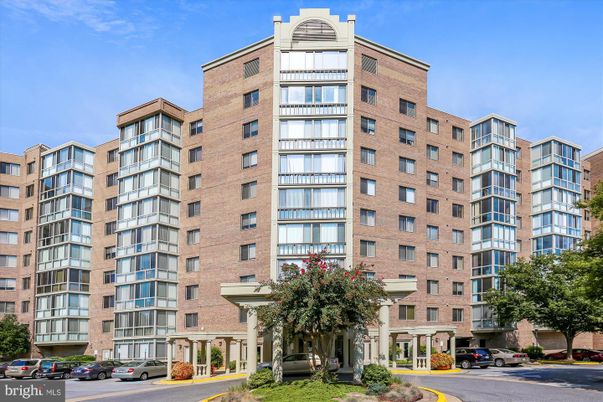Exterior, Facade, Condo Building