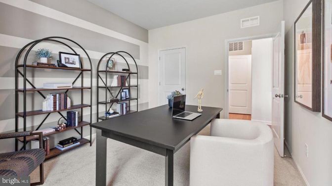 Home Office, Interior