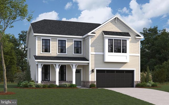 Attached, Exterior, Facade, Farmhouse