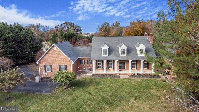 Exterior, Facade, Brick Facade, Cape Cod