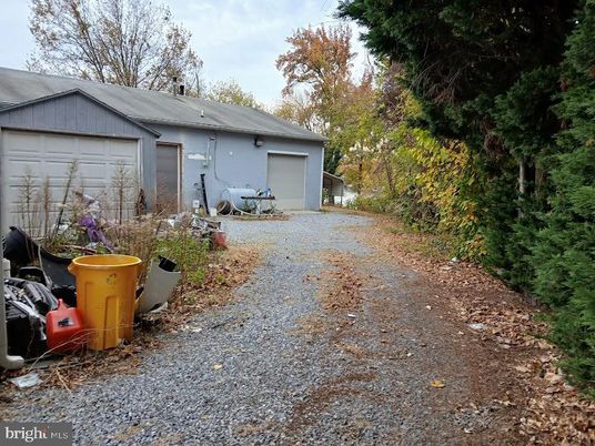 Backyard, Detached Garage, Exterior