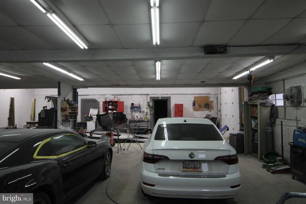 Garage, Interior