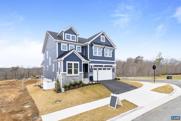 Attached, Exterior, Facade, Farmhouse