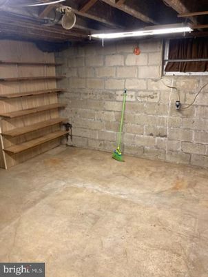 Garage, Interior, Stone Walls
