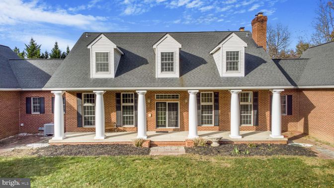 Exterior, Facade, Brick Facade, Cape Cod