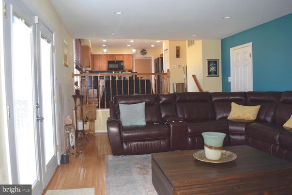 Interior, Kitchen, Living room, Pendant Lights, Recessed Lighting, Stainless Steel Appliances, Wood Texture Flooring