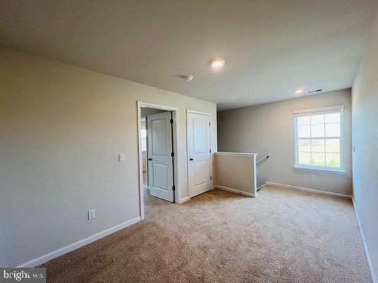 Empty room, Interior, Recessed Lighting, Washer