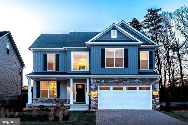 Attached, Exterior, Facade, Farmhouse