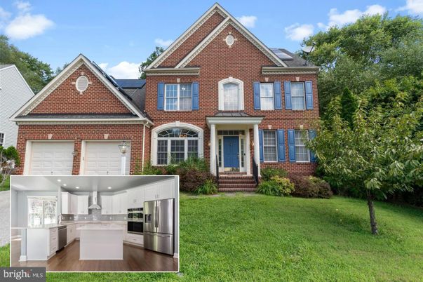 Exterior, Facade, Brick Facade, Brick Traditional
