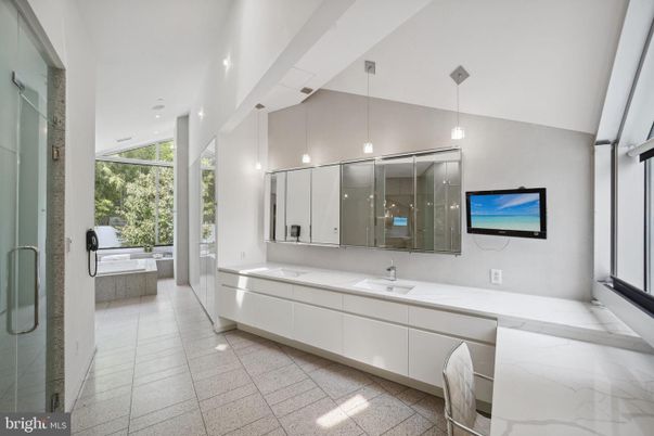 Bathroom, Dual Sink Vanities, Interior, Pendant Lights, Recessed Lighting