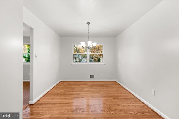 Chandelier, Empty room, Interior, Wood Texture Flooring
