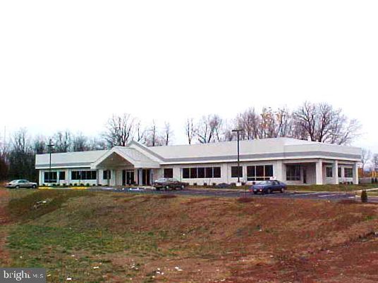 Backyard, Exterior, Facade, Ranch