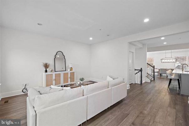 Interior, Living room, Pendant Lights, Recessed Lighting, Wood Texture Flooring