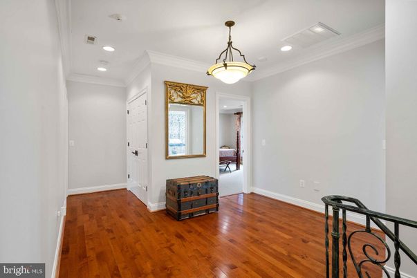 Interior, Pendant Lights, Recessed Lighting, Wood Texture Flooring