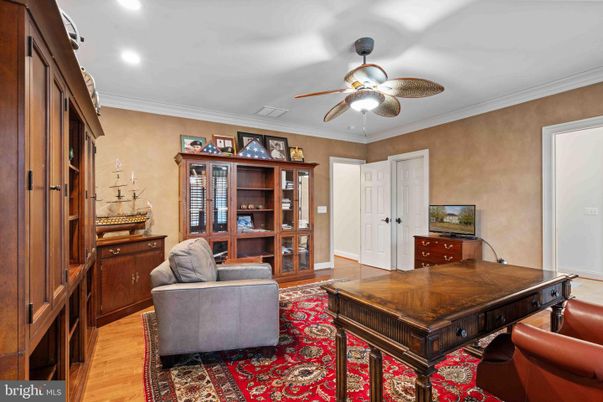 Home Office, Interior, Recessed Lighting, Wood Texture Flooring