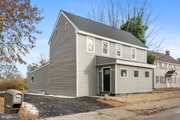Exterior, Facade, Farmhouse