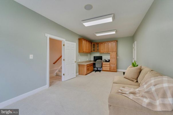 Home Office, Interior