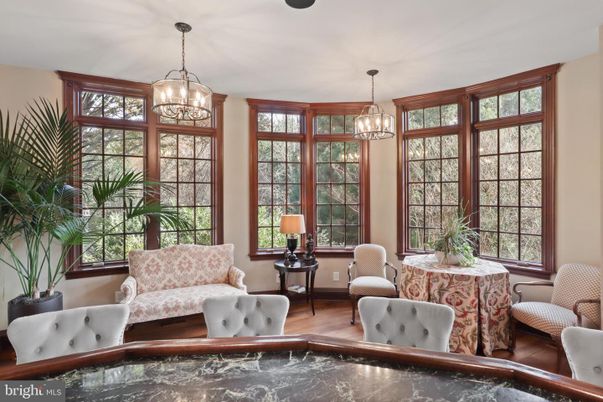Interior, Pendant Lights, Wood Texture Flooring