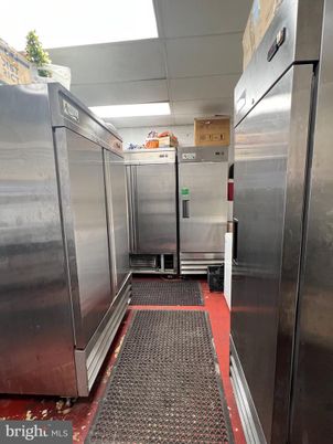 Interior, Stainless Steel Appliances