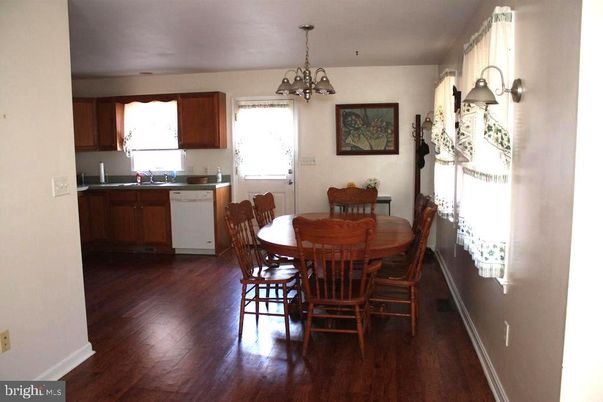 Chandelier, Dining room, Interior, Kitchen, Wood Texture Flooring