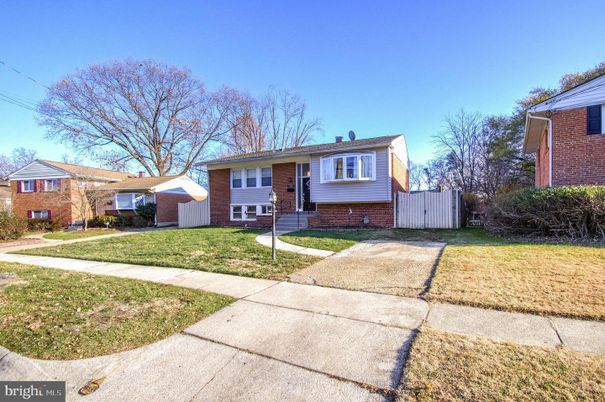 Exterior, Facade, Brick Facade, Split Level