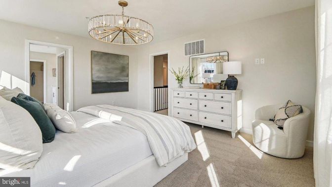 Bedroom, Chandelier, Interior, Pendant Lights