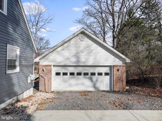 Detached Garage, Exterior