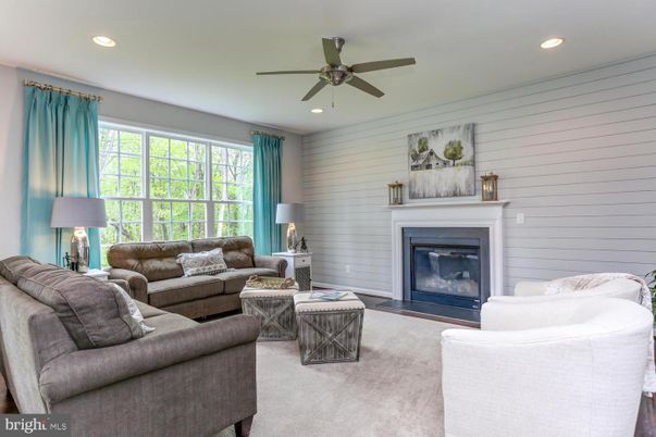 Fireplace, Interior, Living room, Recessed Lighting