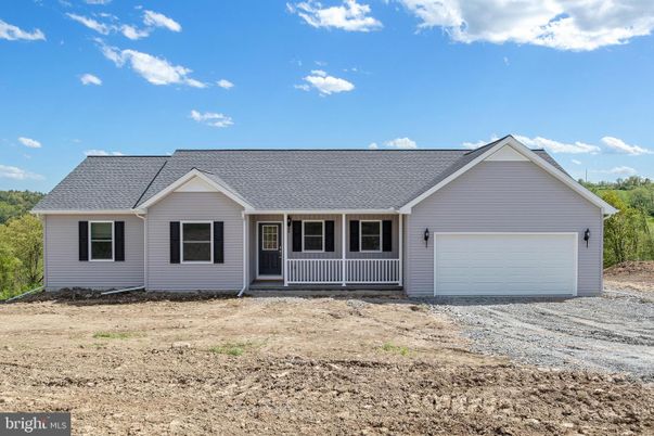 Attached, Exterior, Facade, Ranch