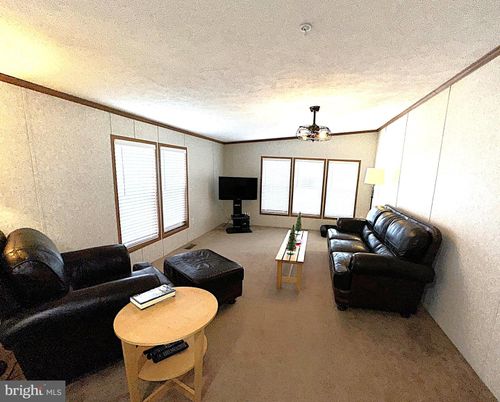 Chandelier, Interior, Living room