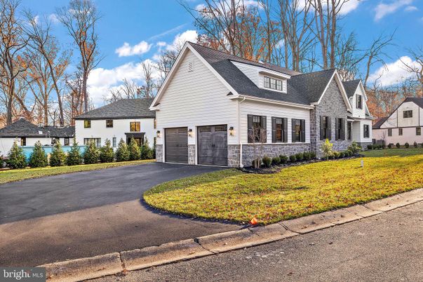Attached, Exterior, Facade, Farmhouse