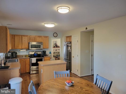 Dining room, Interior, Kitchen, Stainless Steel Appliances, Wood Texture Flooring