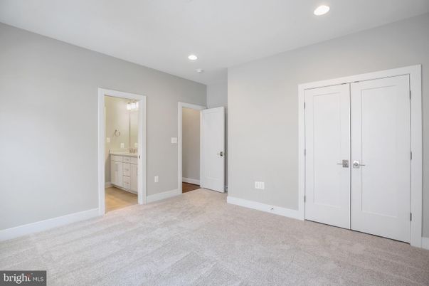 Bathroom, Empty room, Interior, Recessed Lighting