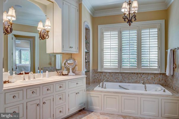 Bathroom, Dual Sink Vanities, Interior, Pendant Lights