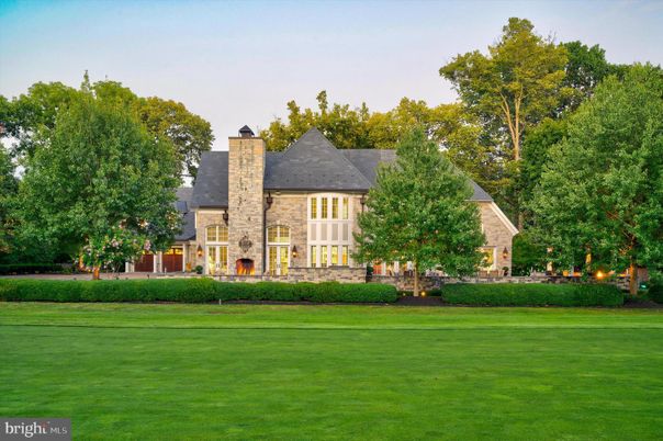 Backyard, Exterior, Facade, French Provincial
