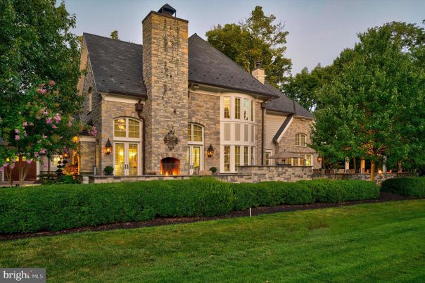 Backyard, Exterior, Facade, French Provincial
