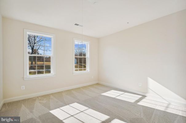Empty room, Interior, Pendant Lights