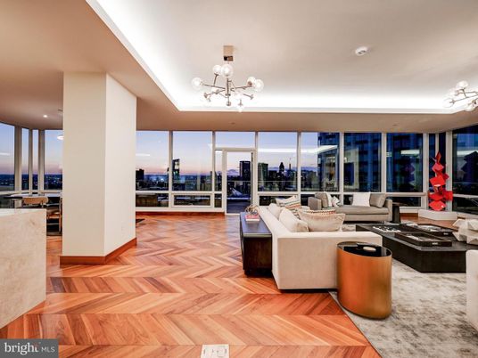 Interior, Living room, Pendant Lights, Recessed Lighting, Wood Texture Flooring
