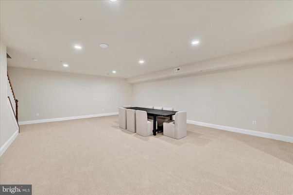Empty room, Interior, Recessed Lighting